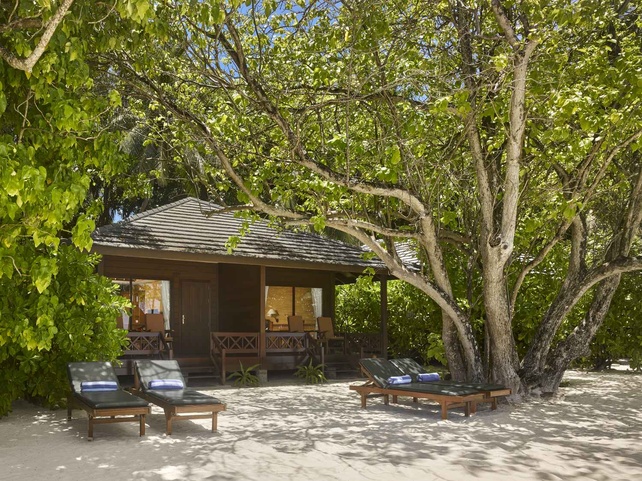 Royal Island Resort & Spa